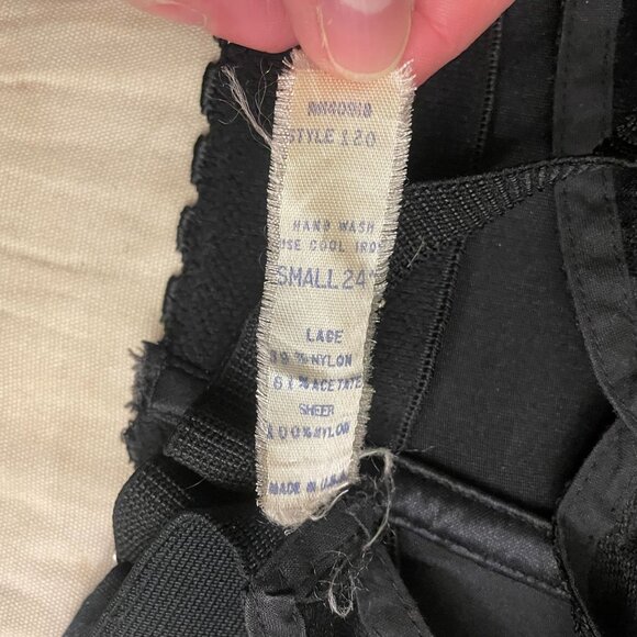 Vintage Black Lace Garter Belt With Bow Accent Size S - Picture 4 of 4